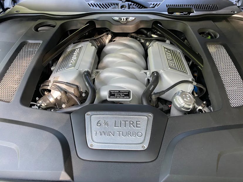 Bentley anunță sfârșitul unei ere pentru motoarele sale V8